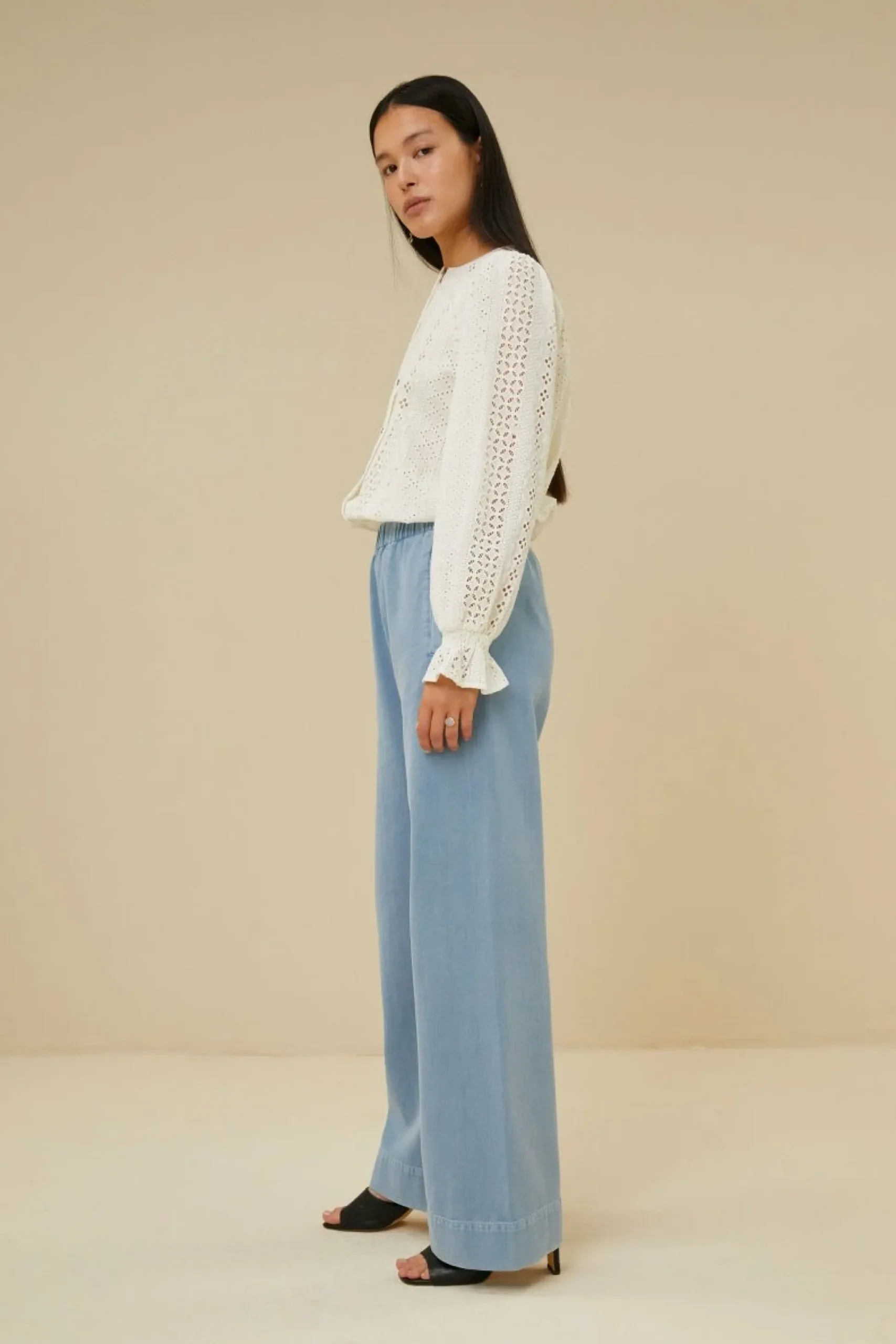 By bar Blouses<Frankie Embroidery Blouse