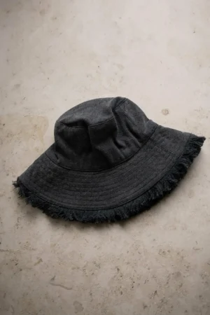By bar Shawls & Mutsen<Fringed Bucket Hat