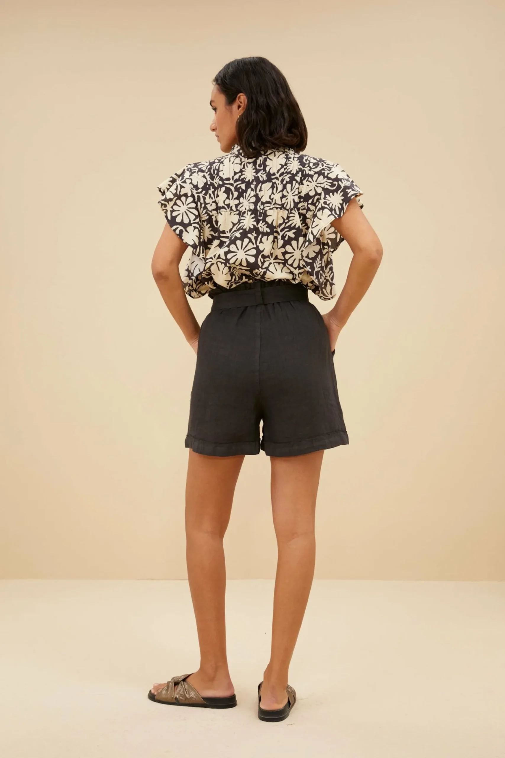 By bar Jumpsuits & Shorts<June Linen Shorts