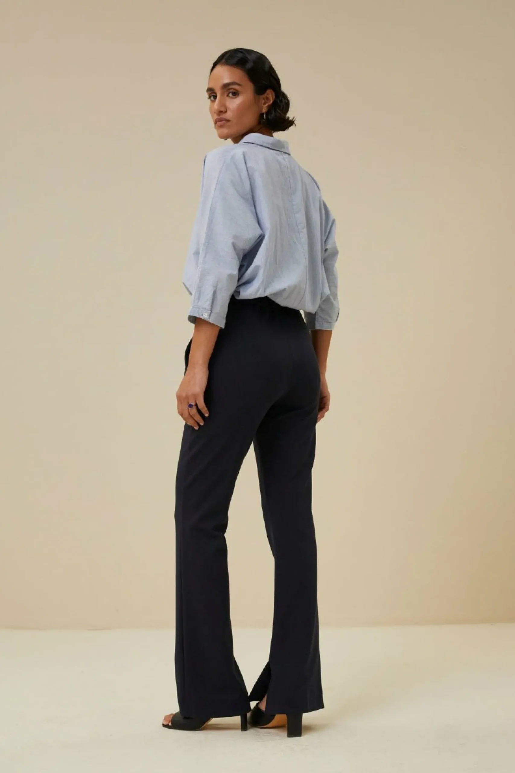 By bar Broeken<Lowie Pant
