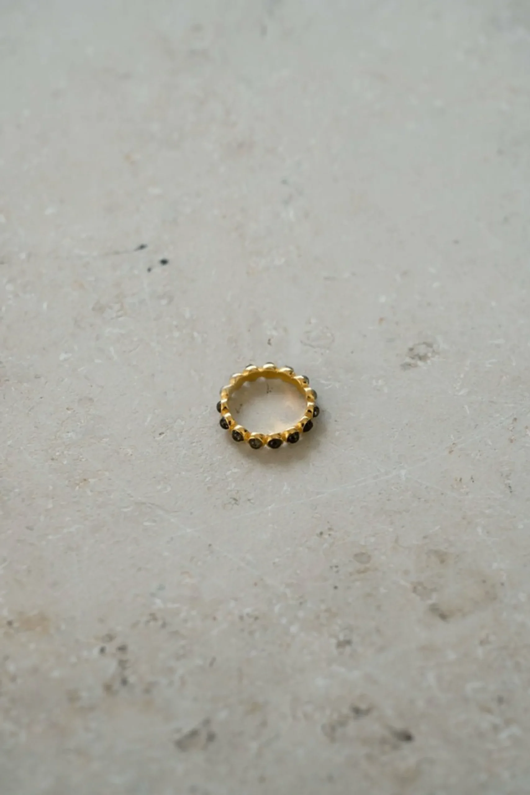 By bar Ringen<Noah Ring