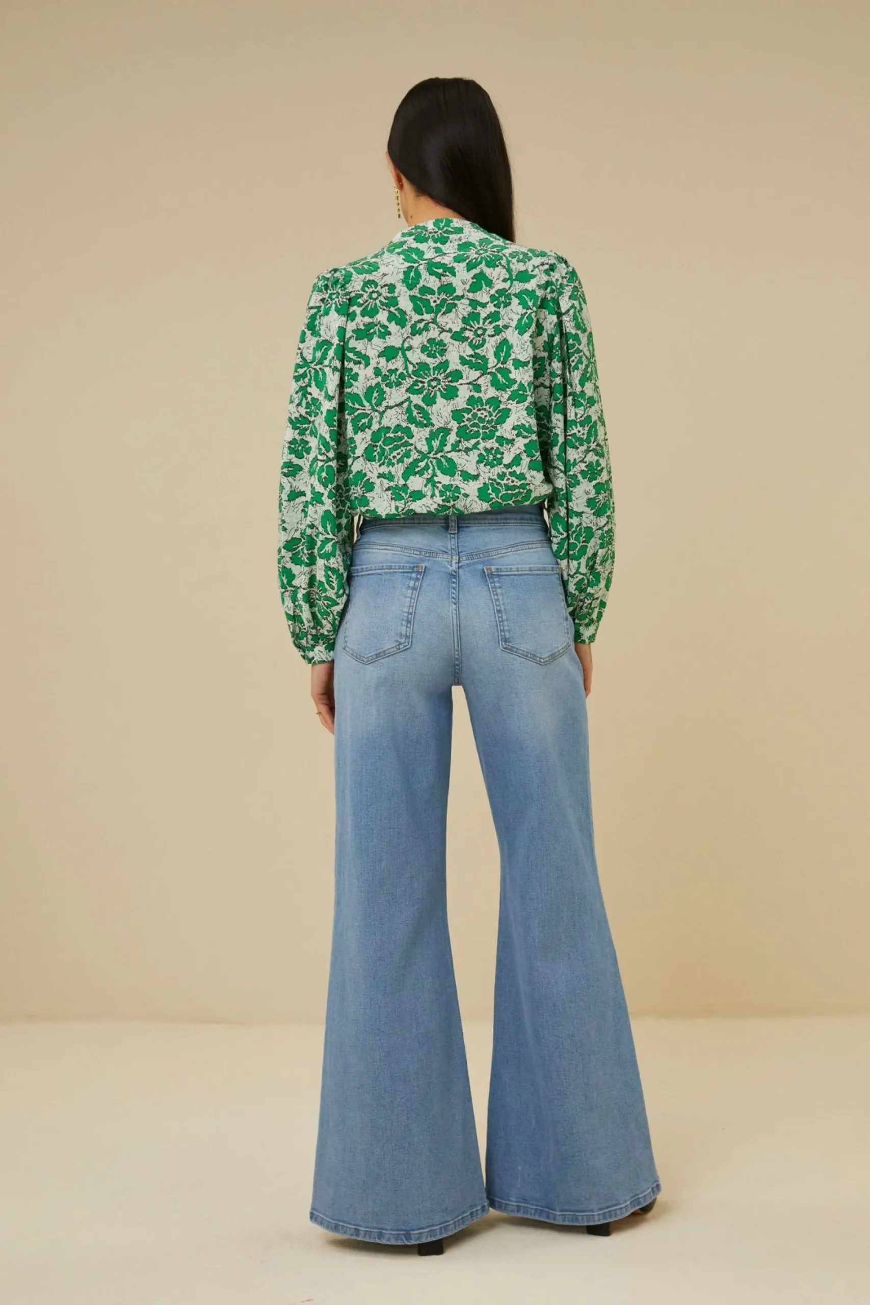 By bar Blouses<Rikki Batik Flower Blouse